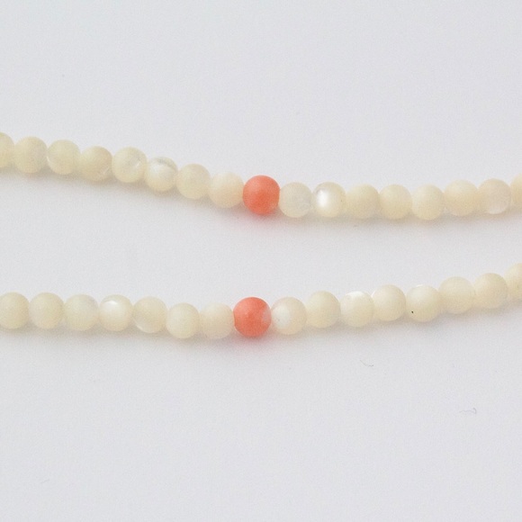 Vintage Mother of Pearl Shell Poison Locket Pendant Coral Beaded Necklace - Picture 4 of 5